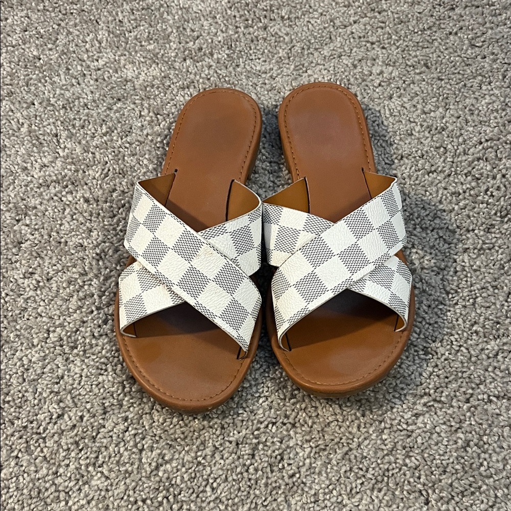 Elegant Checkered Cross-Strap Sandals - Brown and White